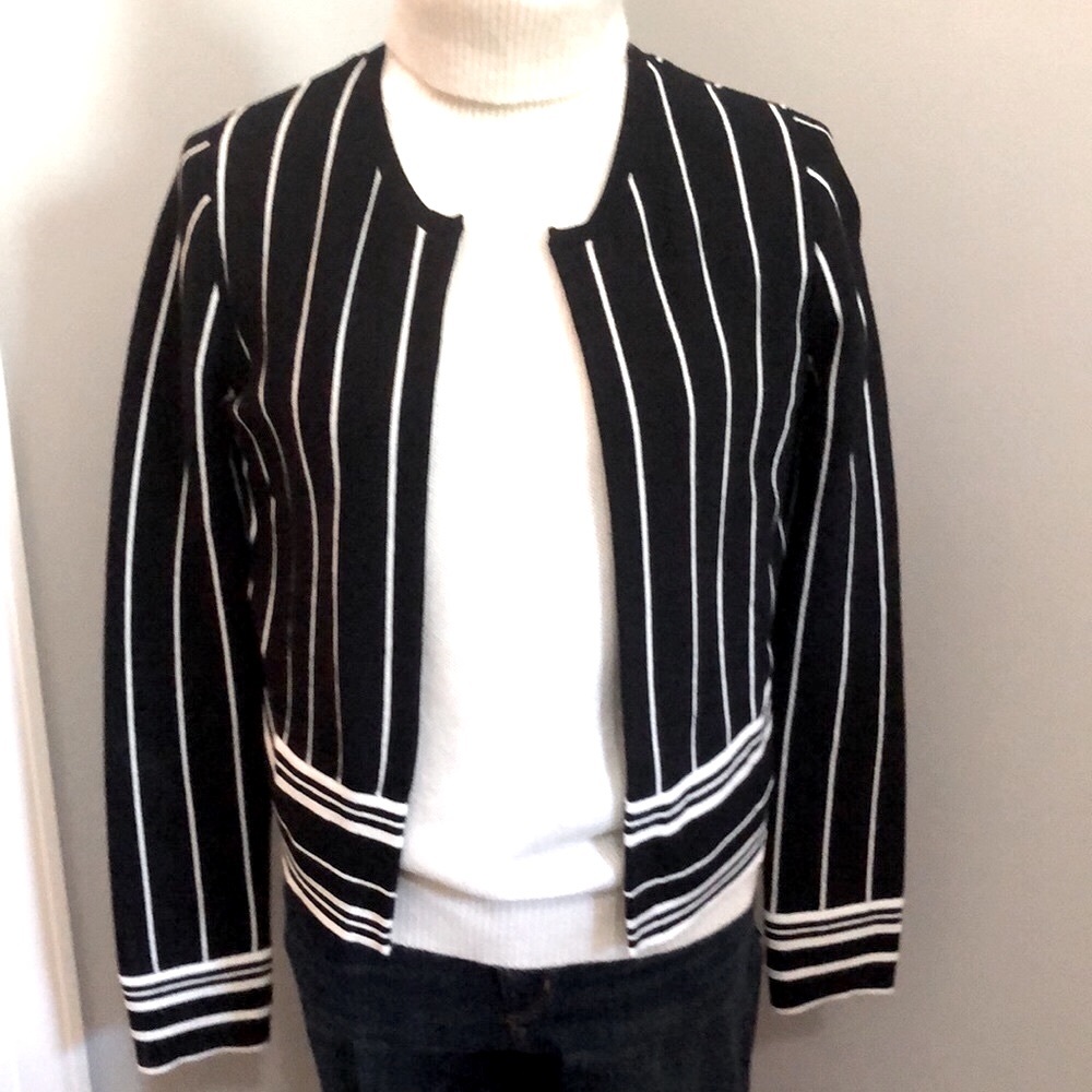 Ann Taylor XS cardigan black and cream in excellent condition. Worn once.